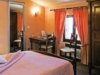 Hotel Logis Restaurant Les Geraniums Le Barroux